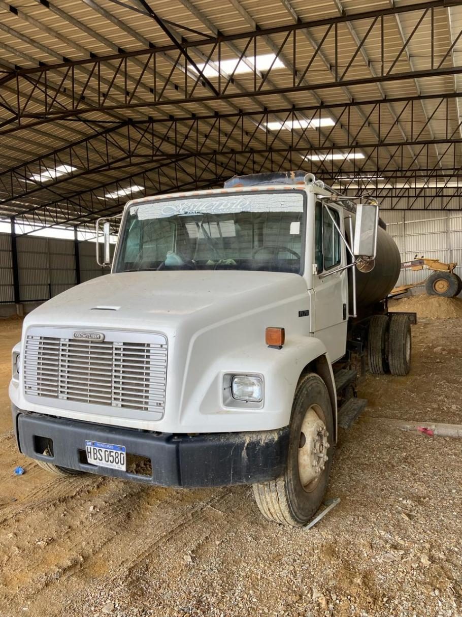 Camión cisterna de agua Freightliner
